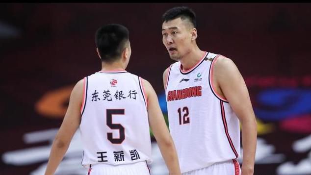 随后，他便对萧常坤和马岚说道：爸妈，时间也不早了，你们早点回房休息吧。